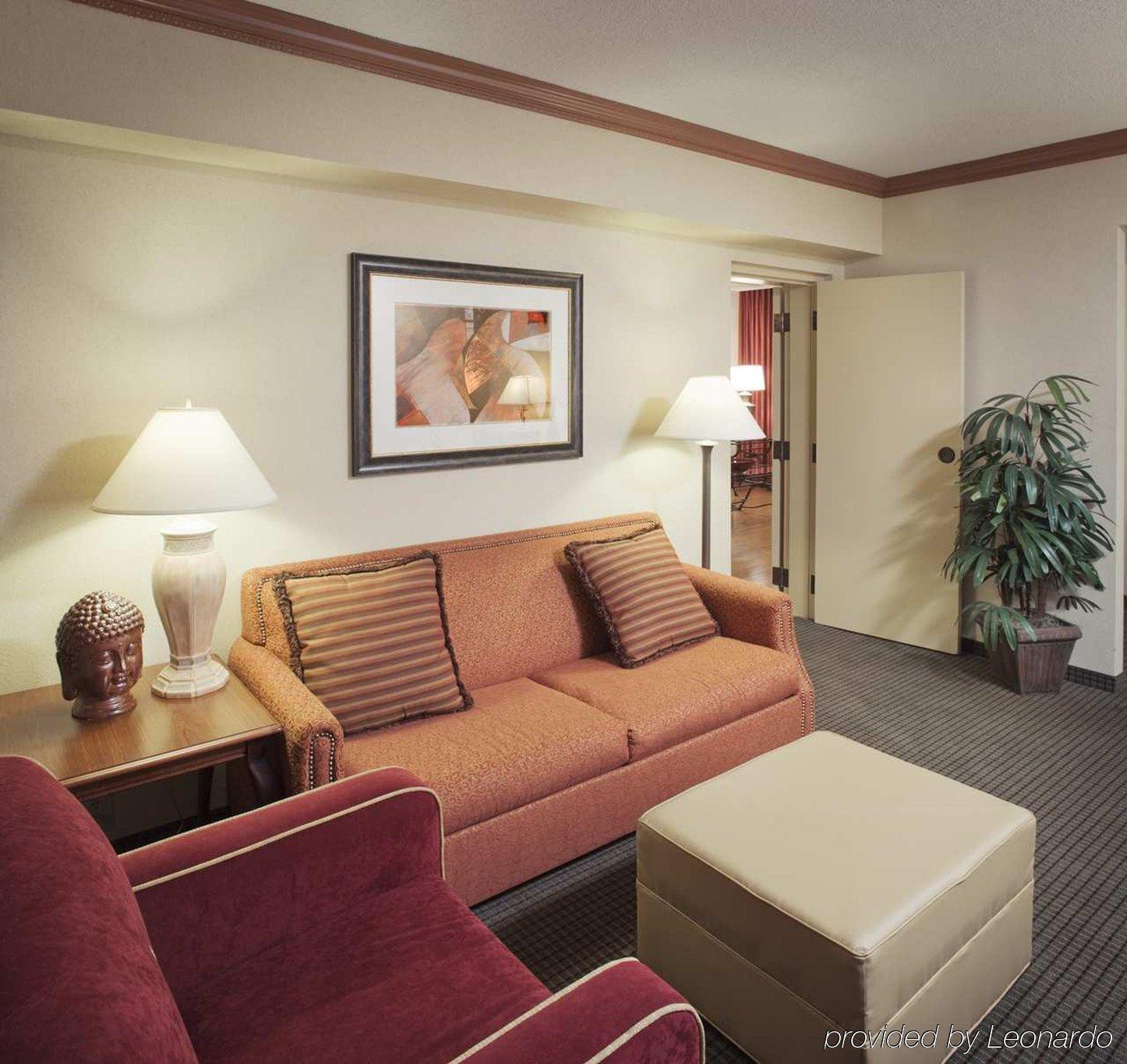 Embassy Suites By Hilton Columbia Greystone Номер фото